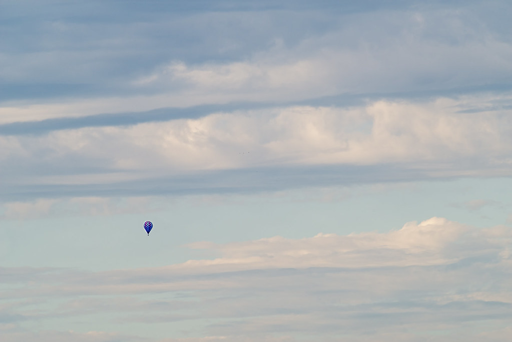 _DSC2524 one lone balloon rise skyward Battle Creek