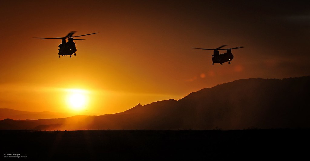 RAF Chinook Helicopters at Sunset | Chinook helicopters from… | Flickr