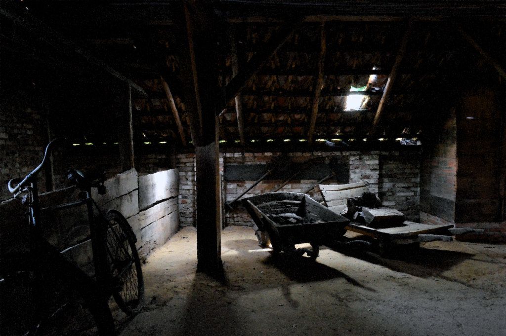 Gruseliger Keller / Creepy Crawl Space | akumaohz | Flickr