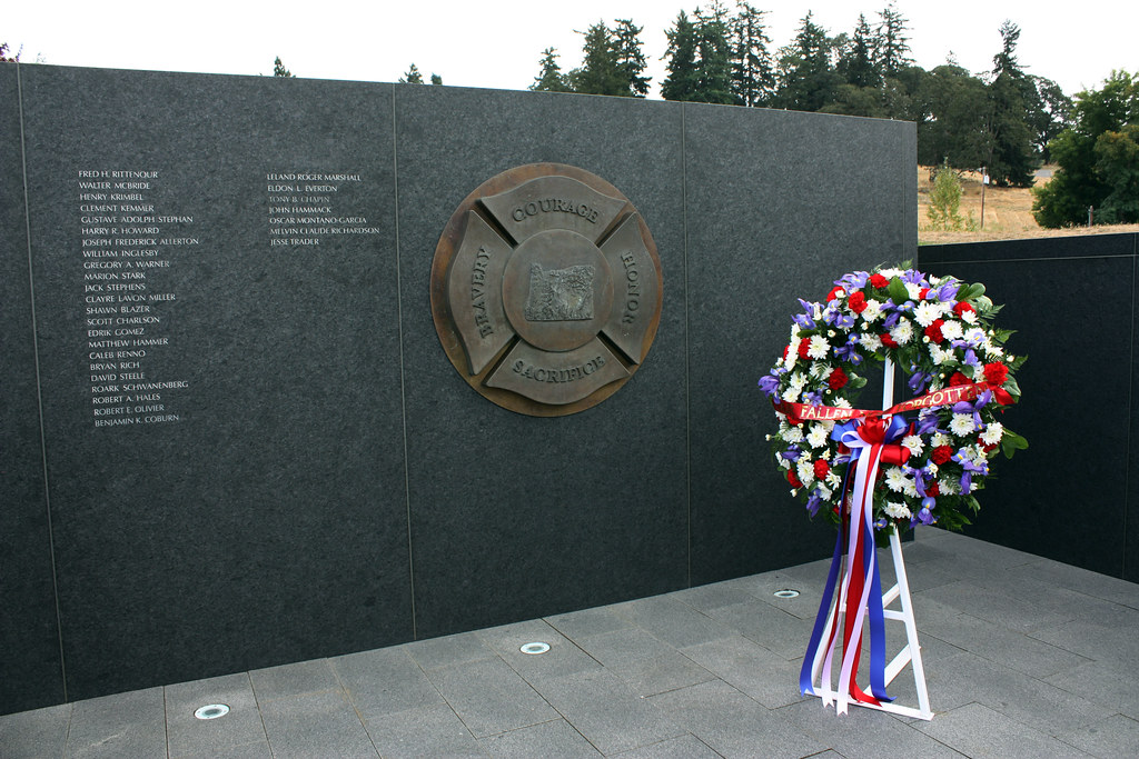140918-Z-OT568-177 | Five Oregon fire fighters who were kill… | Flickr