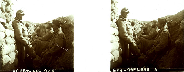 French soldiers in Berry-au-Bac trench during WWI (stereoscopic plate, France)