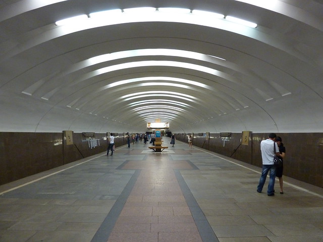 Metro Moskau: Кантемировская (Замоскворецкая)