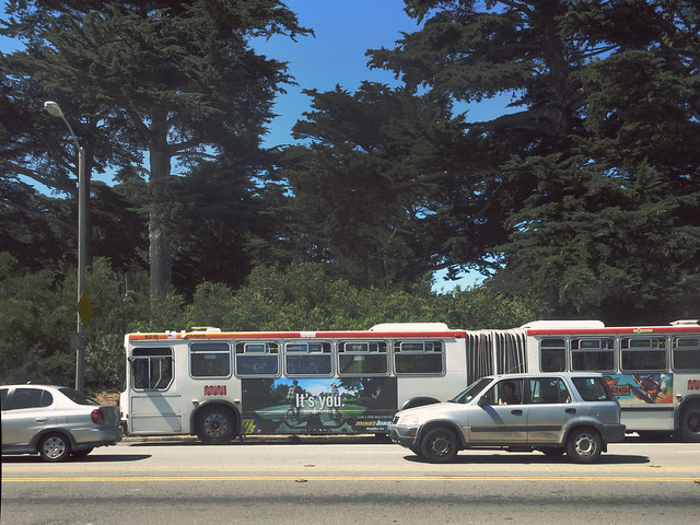 MUNI bus on Lincoln Way, San Francisco (2014)