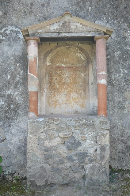 Lararium, Pompeii