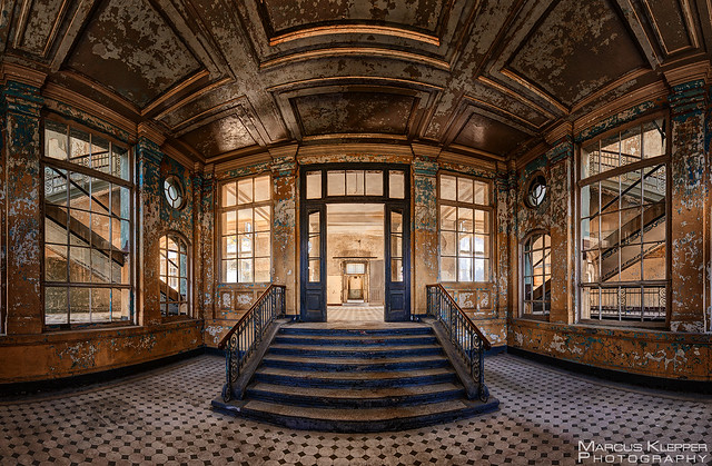 Beelitz Heilstätten Badehaus Eingangsportal