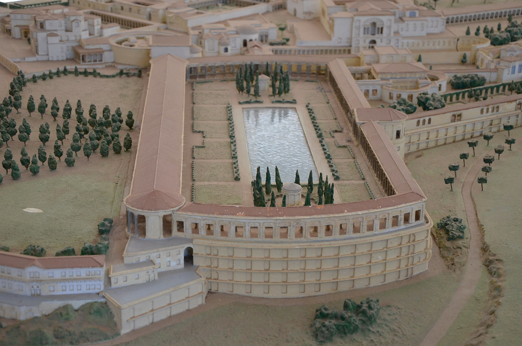 Model of Hadrian's Villa showing the Pecile and the Hundred Chambers
