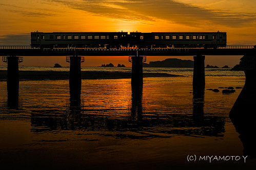 bridge sea reflection japan train sunrise kyushu miyazakipref