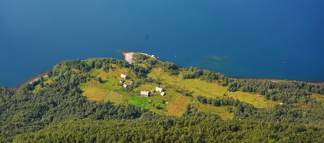 Sandvika, nedlagt gård ved Storfjorden