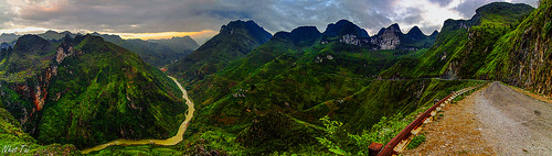 travel sunset panorama canon river landscape asia pass roadtrip tokina vietnam highland land moutain moutains longroad overview serials landscapephotography panoramicphoto hagiang hàgiang mapileng tokina1116 bigpanorama canon600d mãpìlèng canonkissx5 worldroad highlandprovine