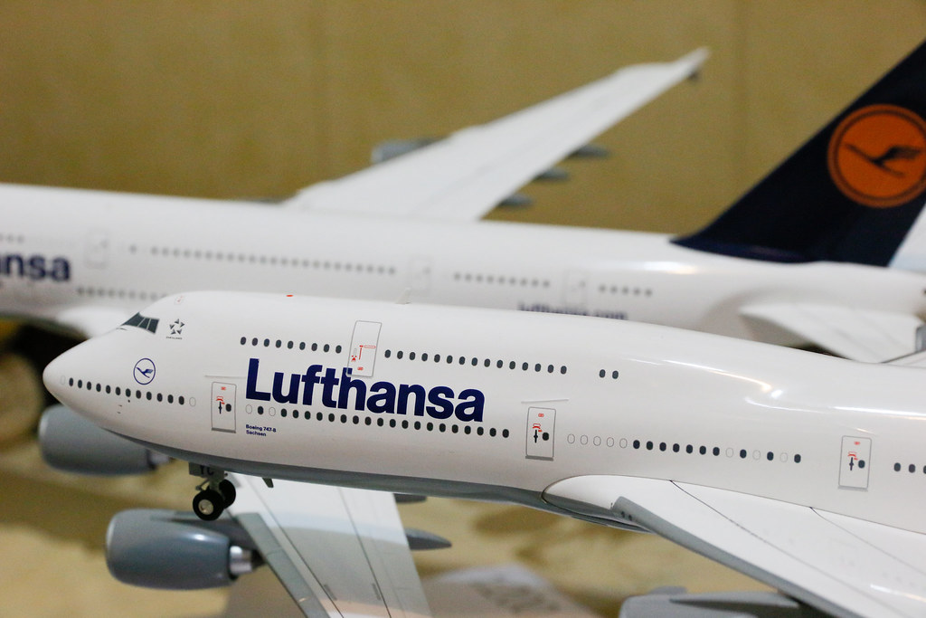 Lufthansa 747-8i + A380