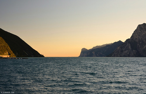 Torbole-AfterSun-Set by H. Eisenreich, Blick vom Nordufer des Gardasees in den Süden.sunset italy see nikon italia sonnenuntergang hans lak