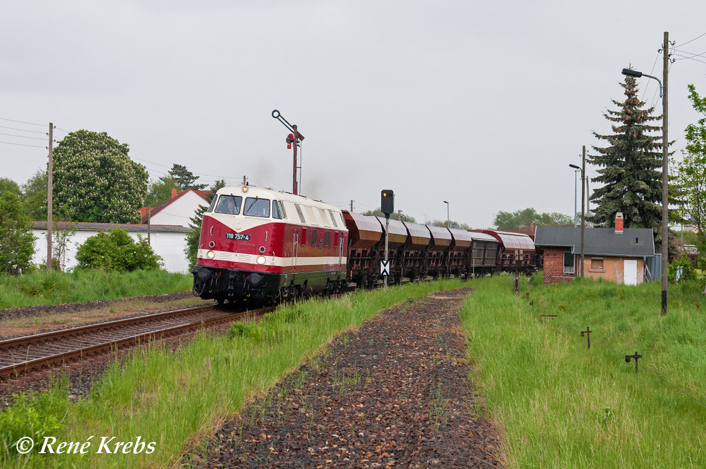 EBS 118 757 mit Fotogüterzug am 10.05.2014 in Greußen