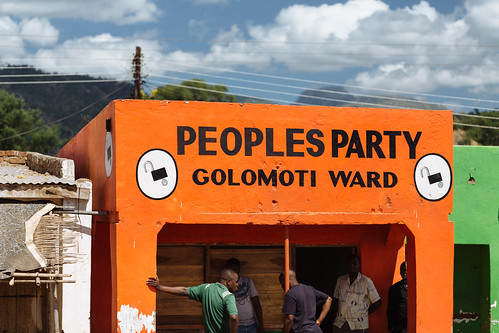 africa red orange colour shop iso100 design election malawi april m5 f28 mw 2014 centralregion ••• ‒⅓ev ¹⁄₁₆₀₀secatf28 ef100mmf28lmacroisusm golomoti