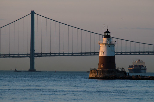 nyc lighthouse newyork sunrise dawn swan bayonne verrazanonarrows