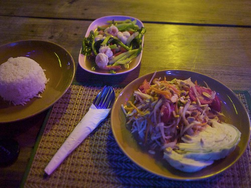Nice Dinner | Som tam Thai, Fried Kale with prawns, and rice