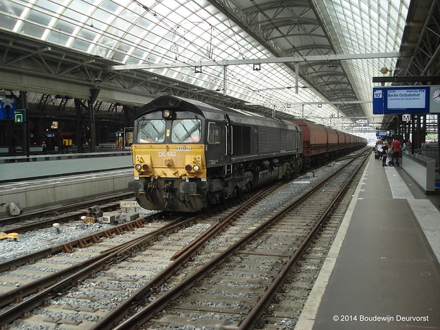 RheinCargo DE 682 @ Amsterdam Centraal (ex ERS 6614)