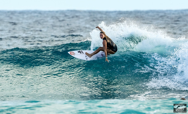 Alana Blanchard & Laura Enever & Women's Pro Surfer Friends Freesurfing Roxy Pro! Canon 1DX  600mm F4 Prime! Golden Girl & Gold Coast! Bottom Turn in Bikini Bottoms! Surf Girl Goddess Alana Blanchard!
