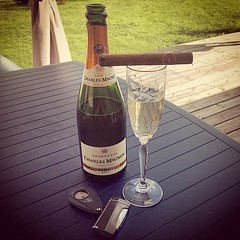 17:th wedding anniversary today #cigar #champagne #love #cigarians #cigarlife #cigarporn #cigarrprat #gcs #51 #cigaraficionado #swc #botl #sotl