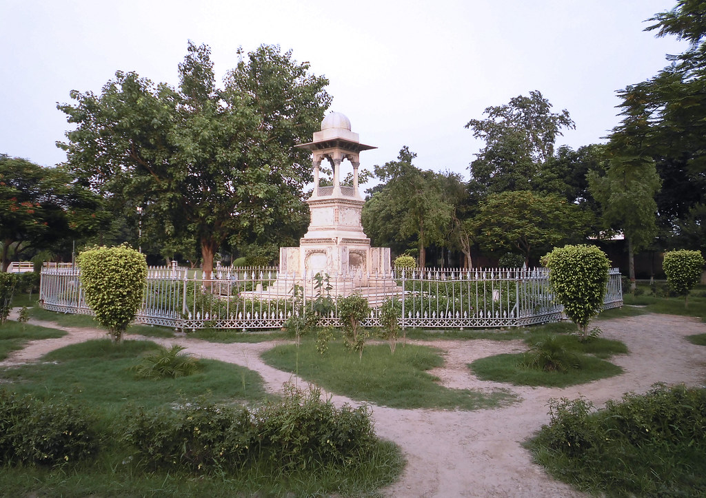 Monument of Sir charless james Lyall, Jinnah Garden, Faisa… | Flickr