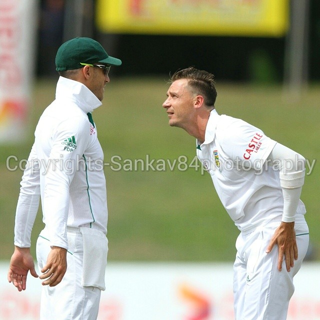 South African bowler Dale Steyn (R) talks about his hair c… | Flickr