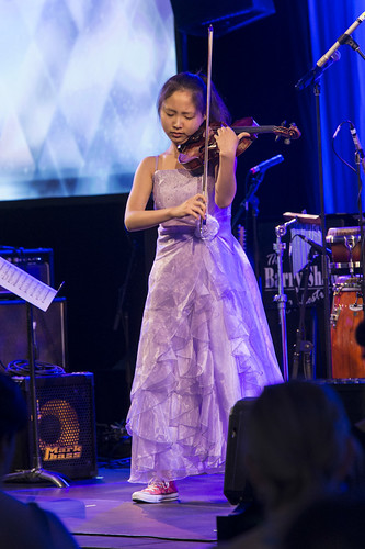 Violin protégé and Midsummer Residency Artist Alice Lee charms the audience at the Saturday Gala.