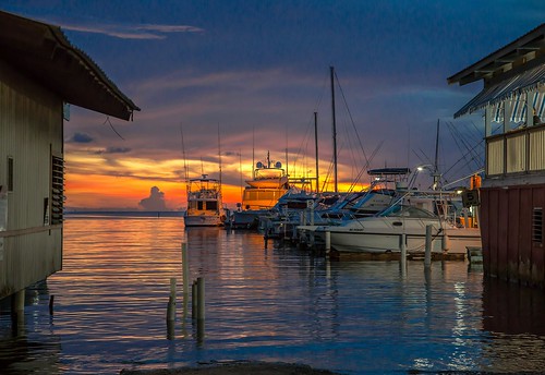 “boqueronpuertorico” boqueronbeach boqueroncaborojo boqueron caborojo puertorico atardacer sunset tropicalsunset atardacertropical colors colores bahiaboqueron clubnauticaboqueron boats boqueronpuertorico boqueronsunset atardecerboqueron