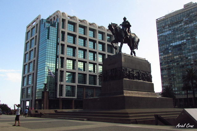 Montevideo - Plaza de la Independencia - General Artigas - Ciudad Vieja