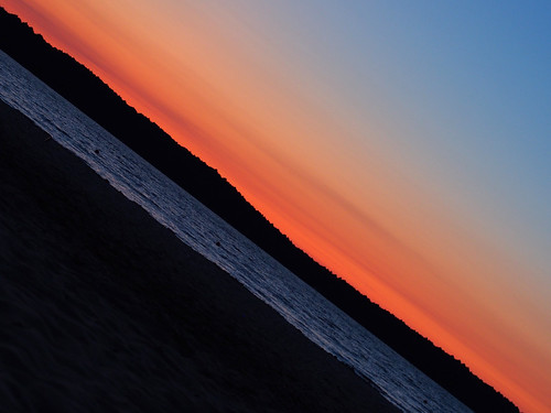Diagonal Sunset by DaveKav, Lake Biscarosse, Franceorange lake beach lac diagonal aquitaine siblu laréserve