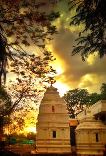 #temple #sky #sunset #clouds #iphoneography #nagpur #beautiful #weather #trees #nature #light