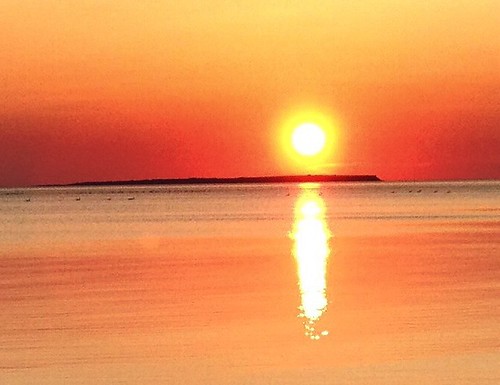 Sunset over Stora Karlsö by radiowood, borum