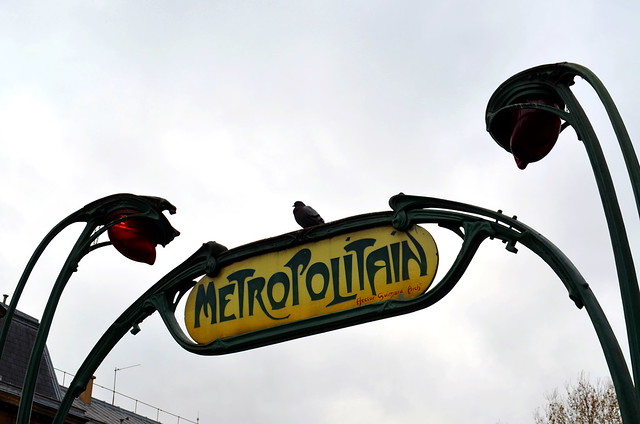 Metropolitain. With Pigeon [Paris - 26 March 2016]