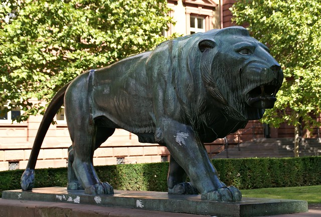 Mainz, 117er Ehrenhof, Großherzoglich-Hessischer Löwe (lion of the Grand Duchy of Hesse and by Rhine)