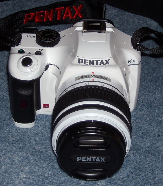 Pentax K-x, white