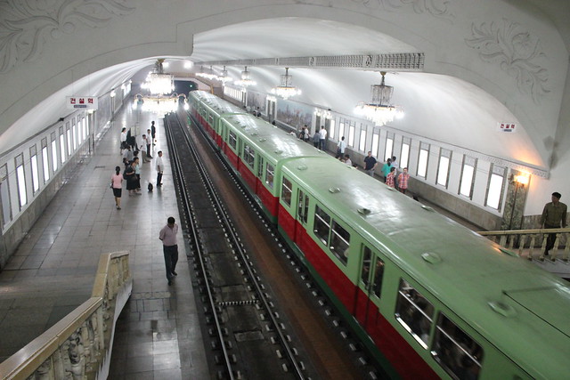 Konsol 건설 Station Pyongyang Metro
