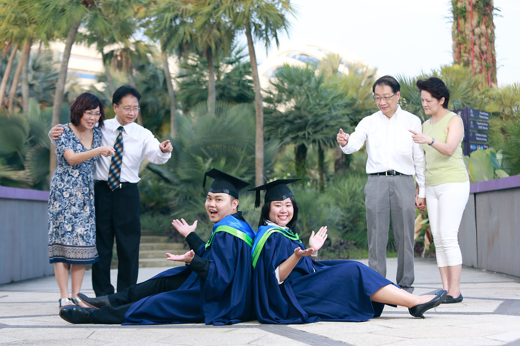 Chun Li Graduation Chun Lok & April's Graduation Portraits | Photography by Yeo… | Flickr