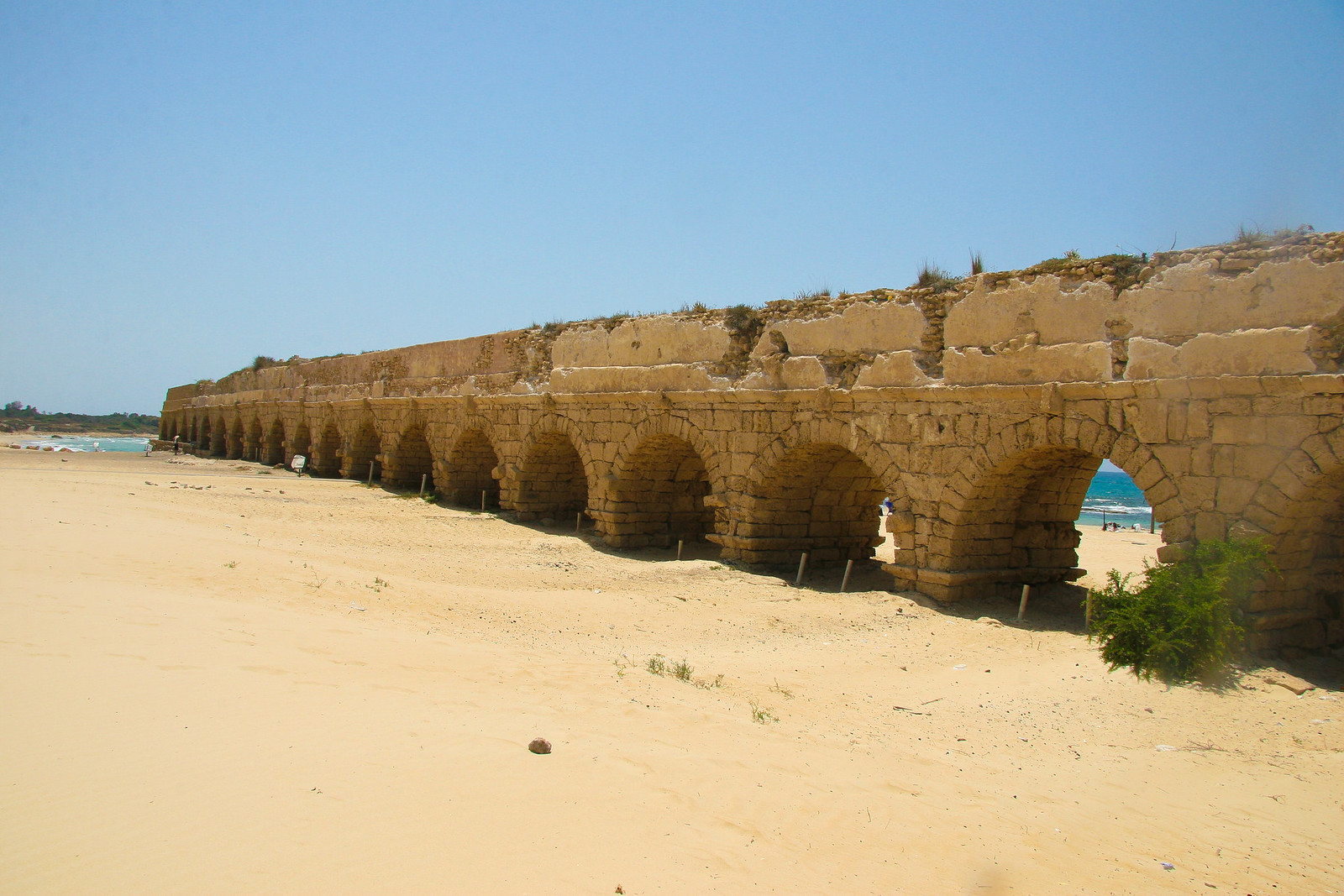 Caesarea_ aqueduct_ Dana Friedlander _ IMOT