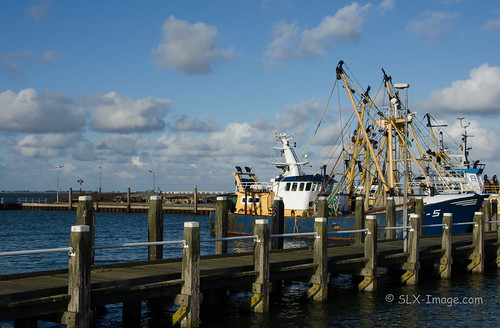 haven clouds see boat nederland zeeland trawler habour fisherboat oosterschelde zeelandbrug collijnsplaat 7dwf