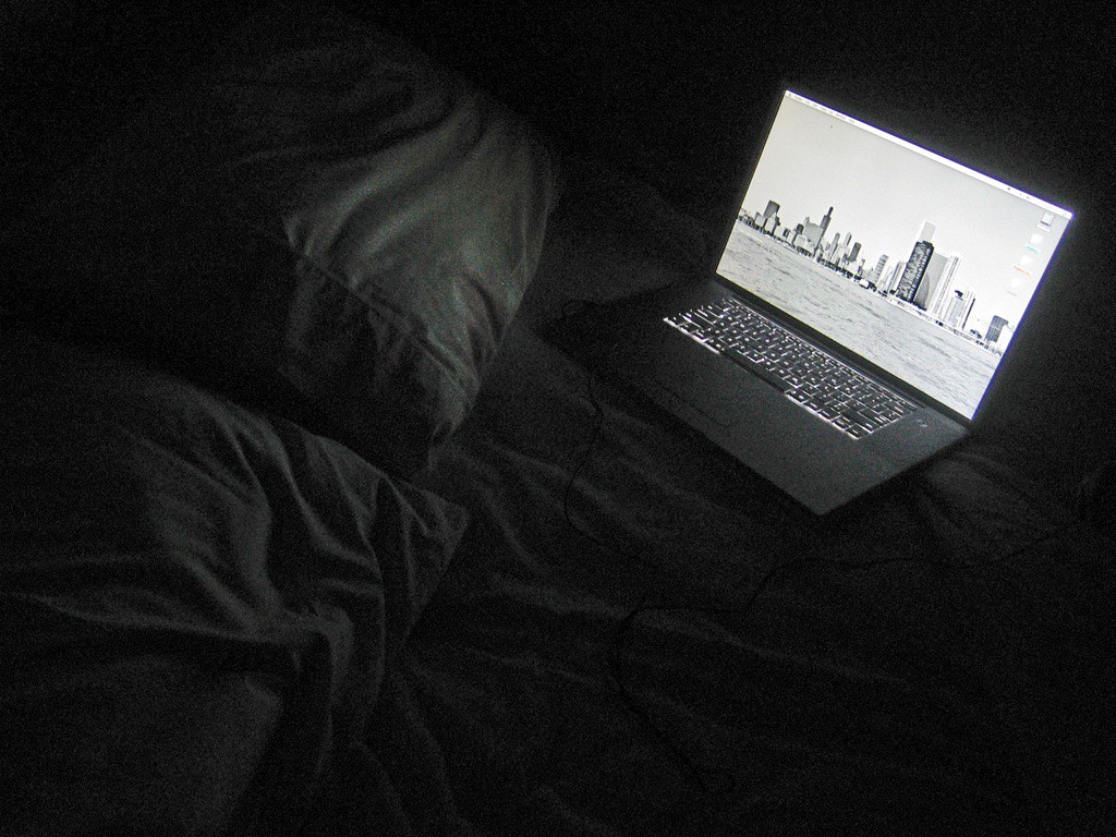 How To Keep Laptop On All Night – RGDDAN