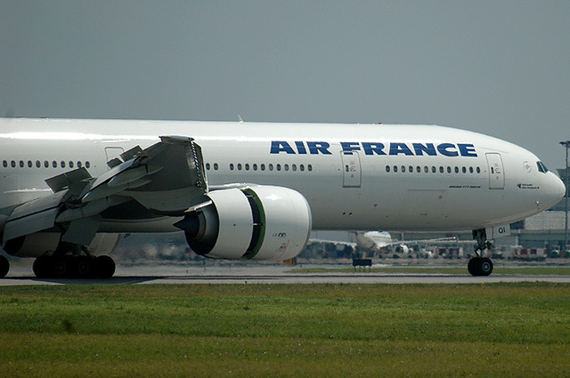 Air France 777-328(ER) F-GSQI
