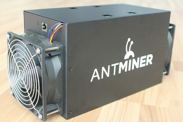Bitcoin Miner No PSU Bitmain Antminer S3+ 440 GH/s 