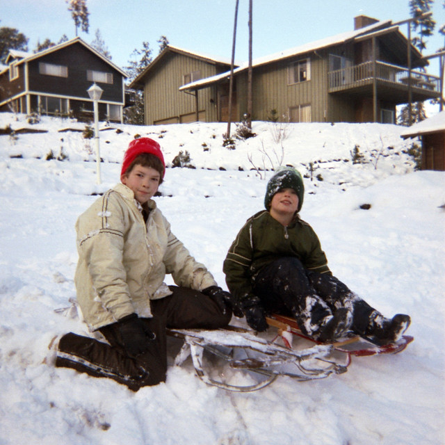 Bruce and Ian with sleds (1)