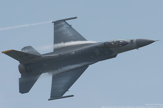 F 16 ファイティングファルコン Rikuneo Flickr