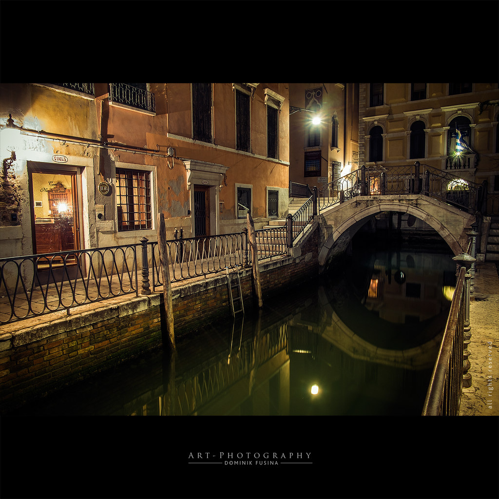 Under Venice lights | FUJI x-PRO1 + 18mm