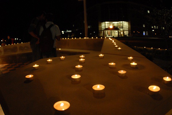 UIS Students host Virginia Tech Vigil