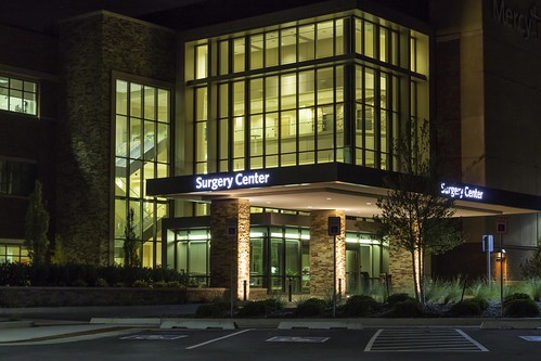 building oklahoma architecture landscape lights nightshot surgery healthcare edmond mercyhospital tamron16300mmf3563diiivcpzdb016