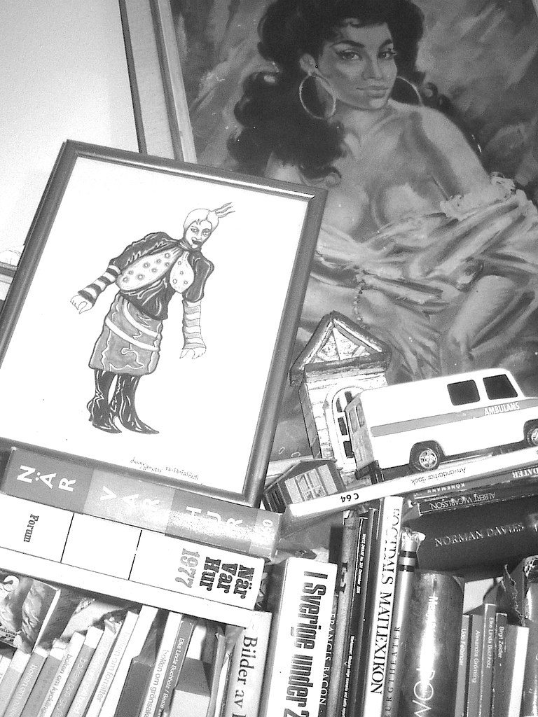 some books and one of my paintings on a shelf above my bed home-at-hennesys-house-documentative-img
