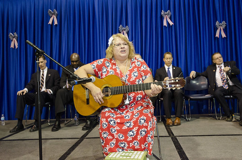 Singer wows audience and new citizens