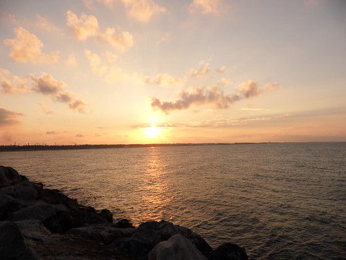 Atardecer, escolleras y playa by robertoarcide, SAMSUNG CAMERA PICTURESsunset atardecer playa madero miramar tampico altamira escolleras