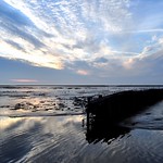 The magic light of the Wadden Sea invites to photograph or paint....