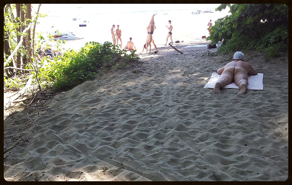 nude beach vlog - YouTube